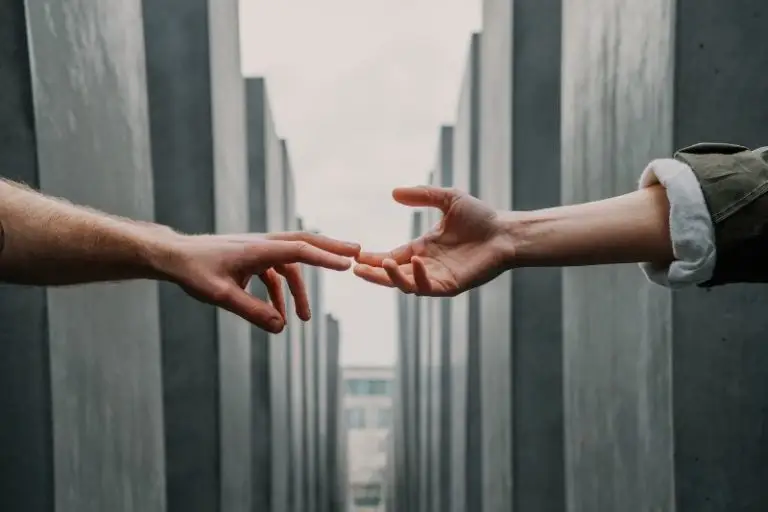 7 Ways to Connect With Your Loved One After Rehab