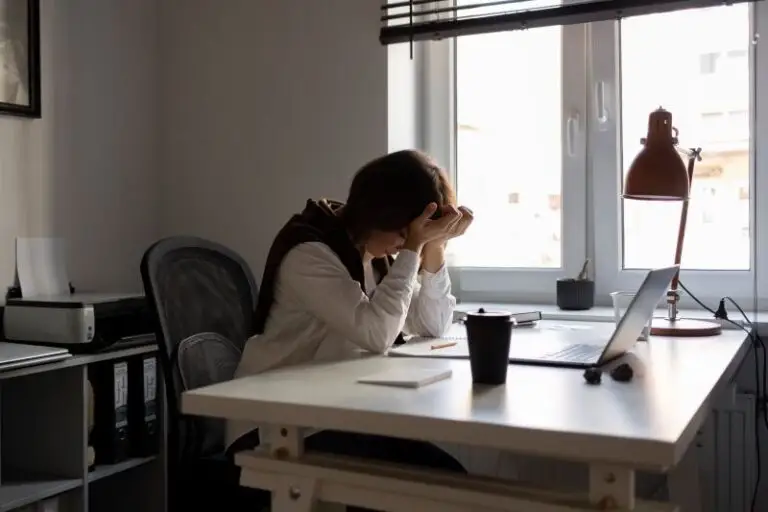 Do Women Get Addicted Faster? A Closer Look at Telescoping