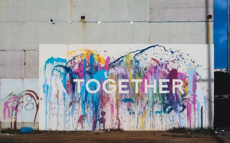 How Alumni Can Inspire Hope in New Members of Treatment