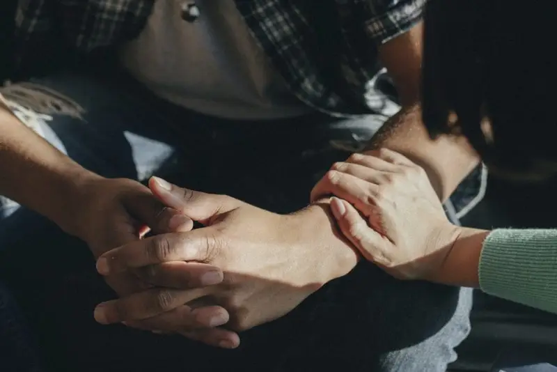 How to Recognize When a Loved One Is Suffering from Alcohol Use Disorder
