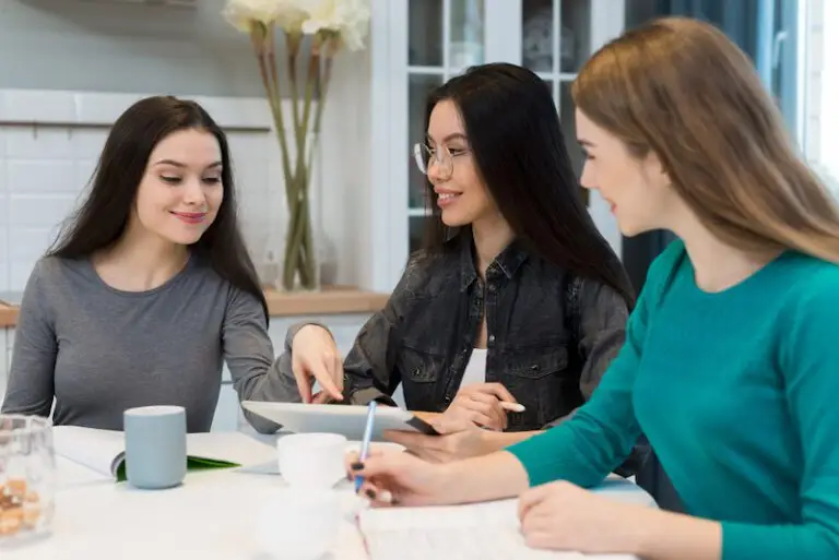 Women In Recovery Use Alumni Groups To Job Hunt